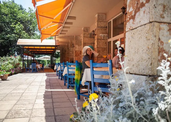 Adis فندق غولدن ساندز