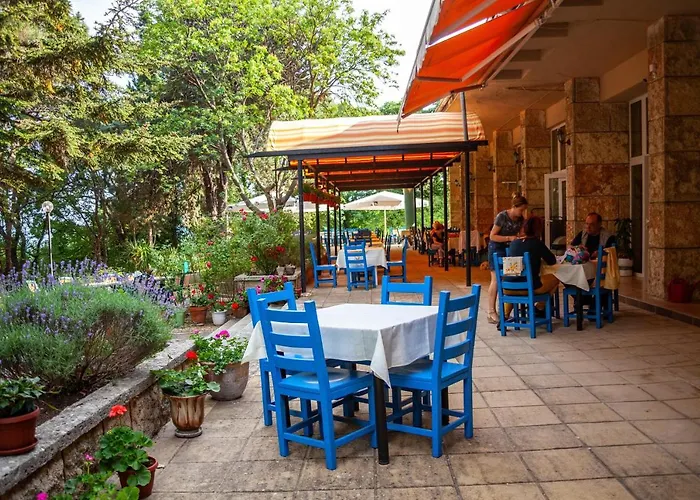 Adis غولدن ساندز