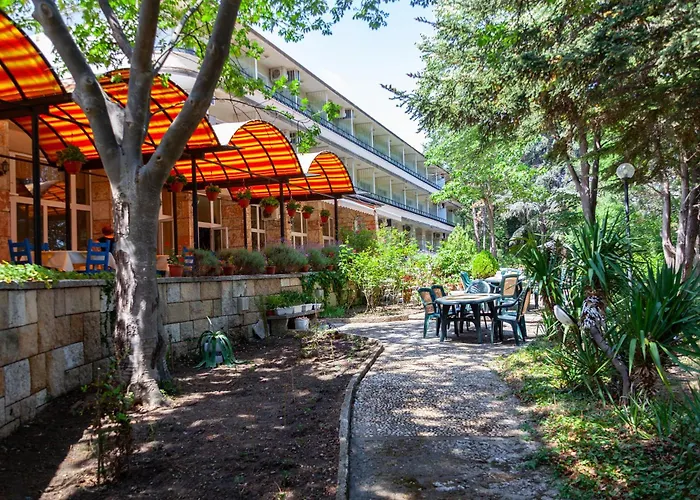 Adis غولدن ساندز