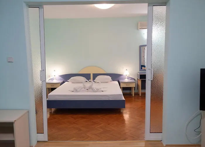 Adis Hotel 3*